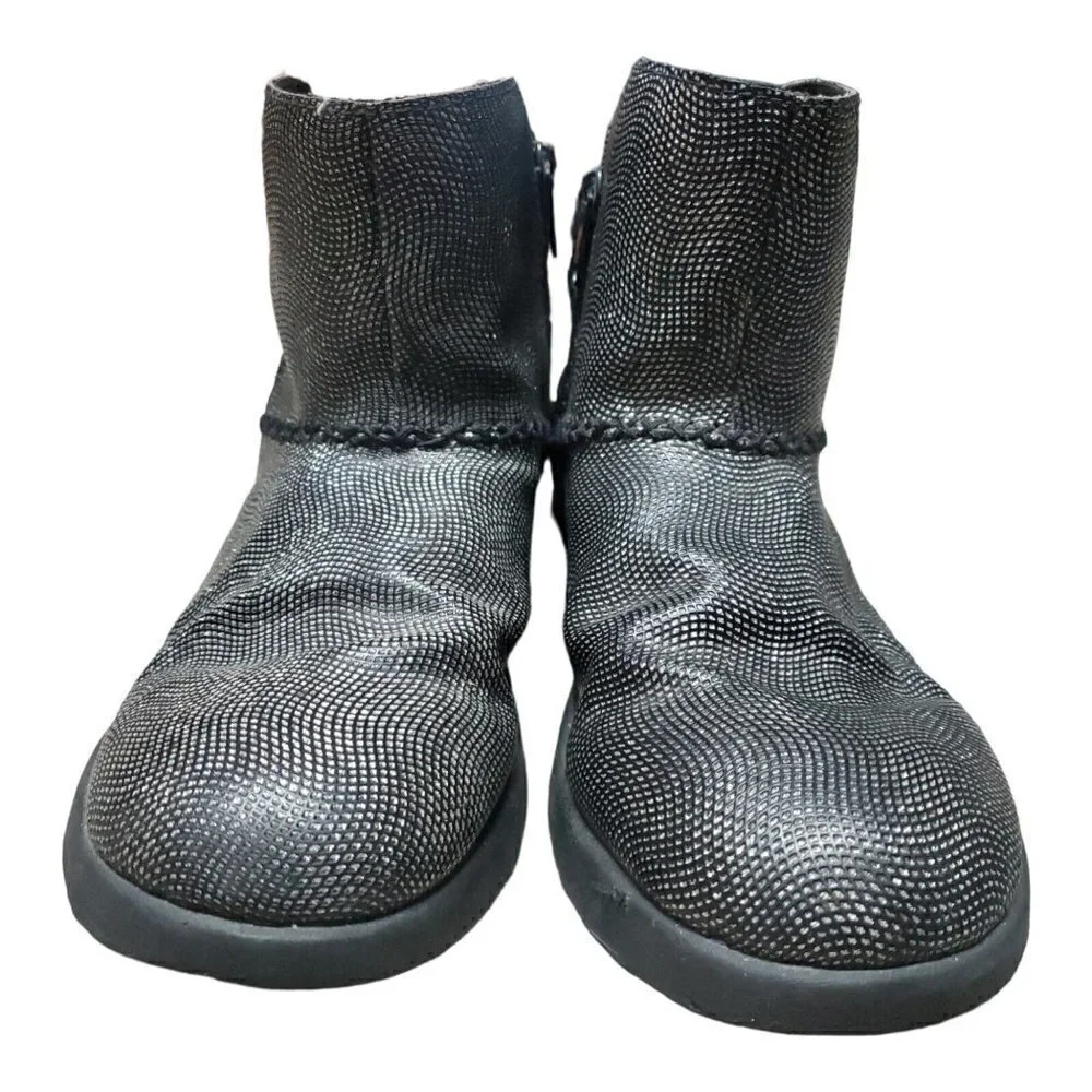 UGG girls heart
